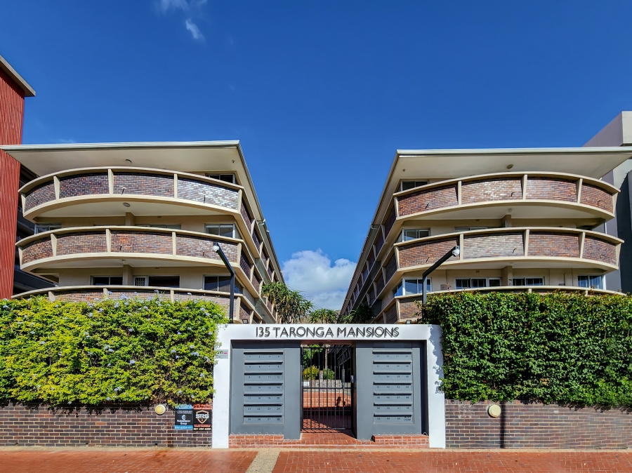 2 Bedroom Property for Sale in Green Point Western Cape